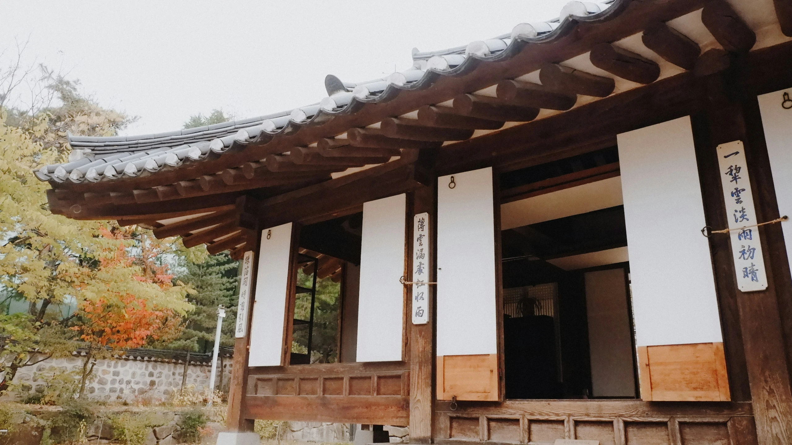 the doorways and windows of this old chinese building