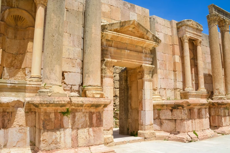 a very old building with lots of large columns