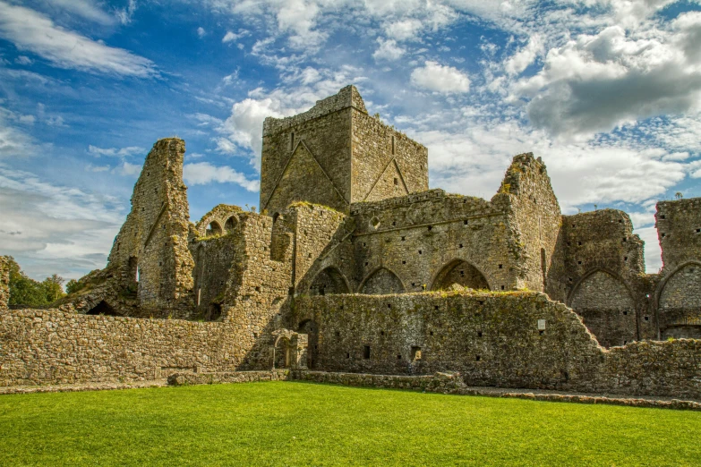 ruins of an old building in a sunny day