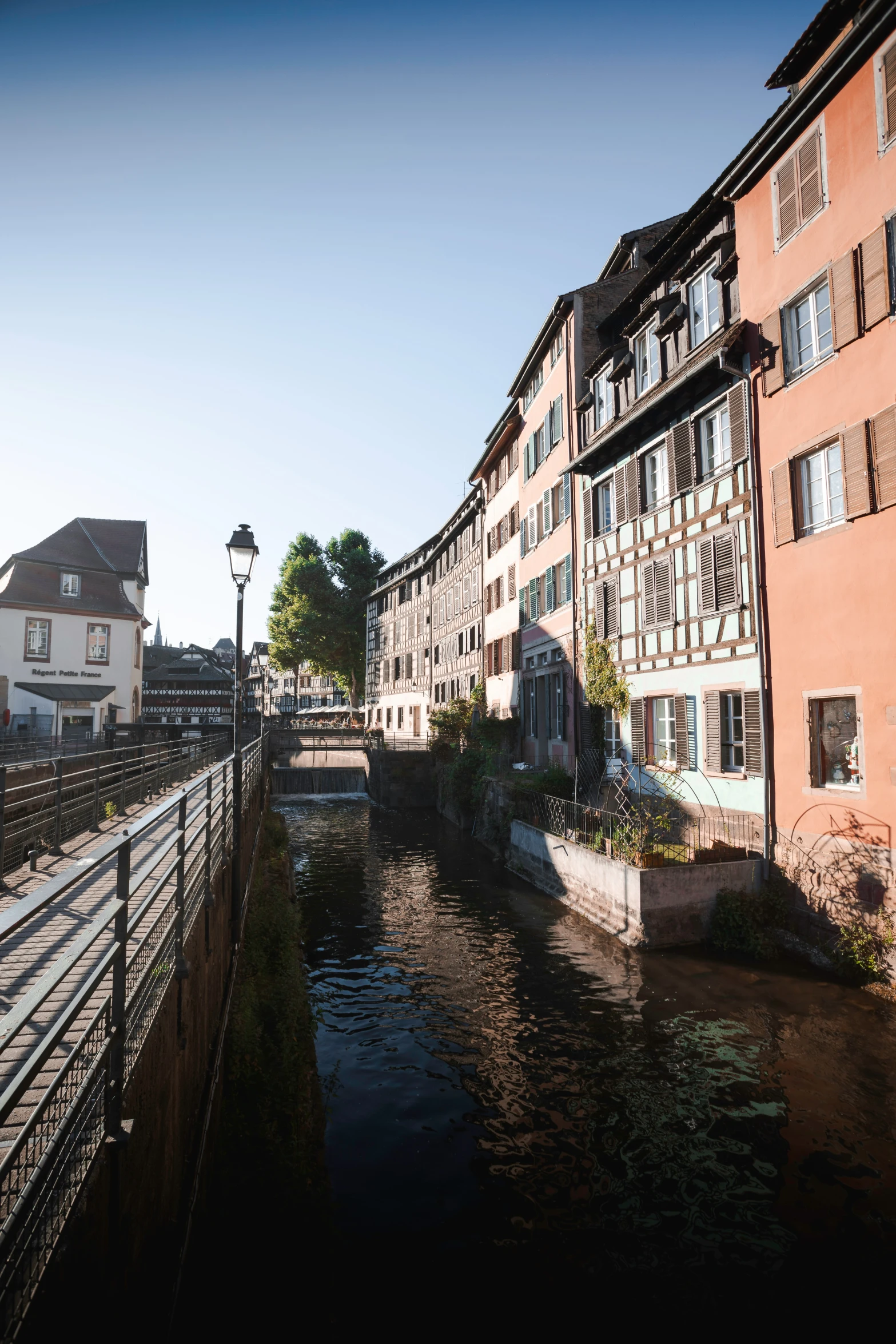 there is a picture of the canal between buildings