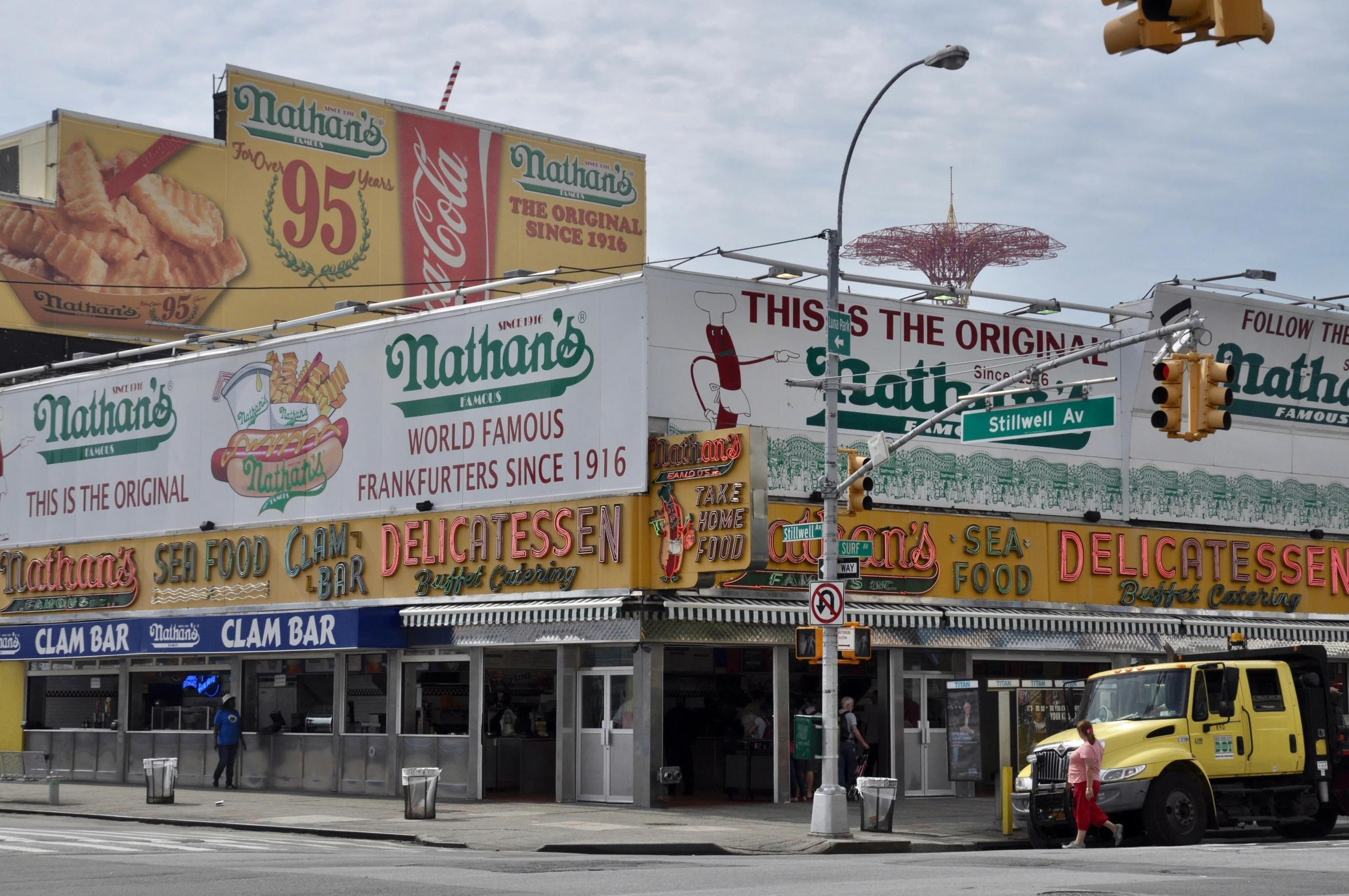 a truck is parked in front of a fast food restaurant