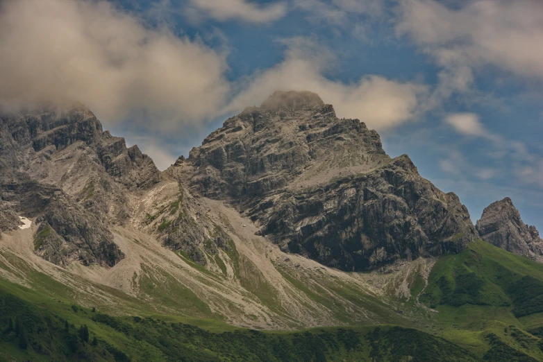 a mountain that looks like the top of some mountains