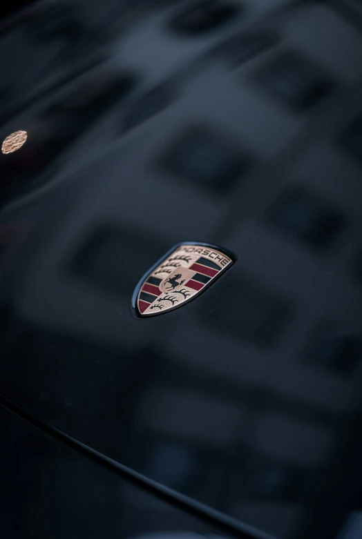 the emblem on the front of a car is shown