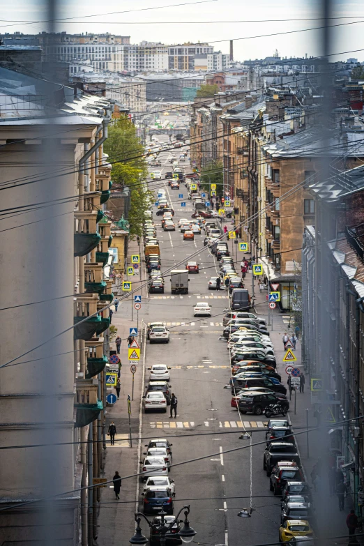 an image of a busy city street in the daytime