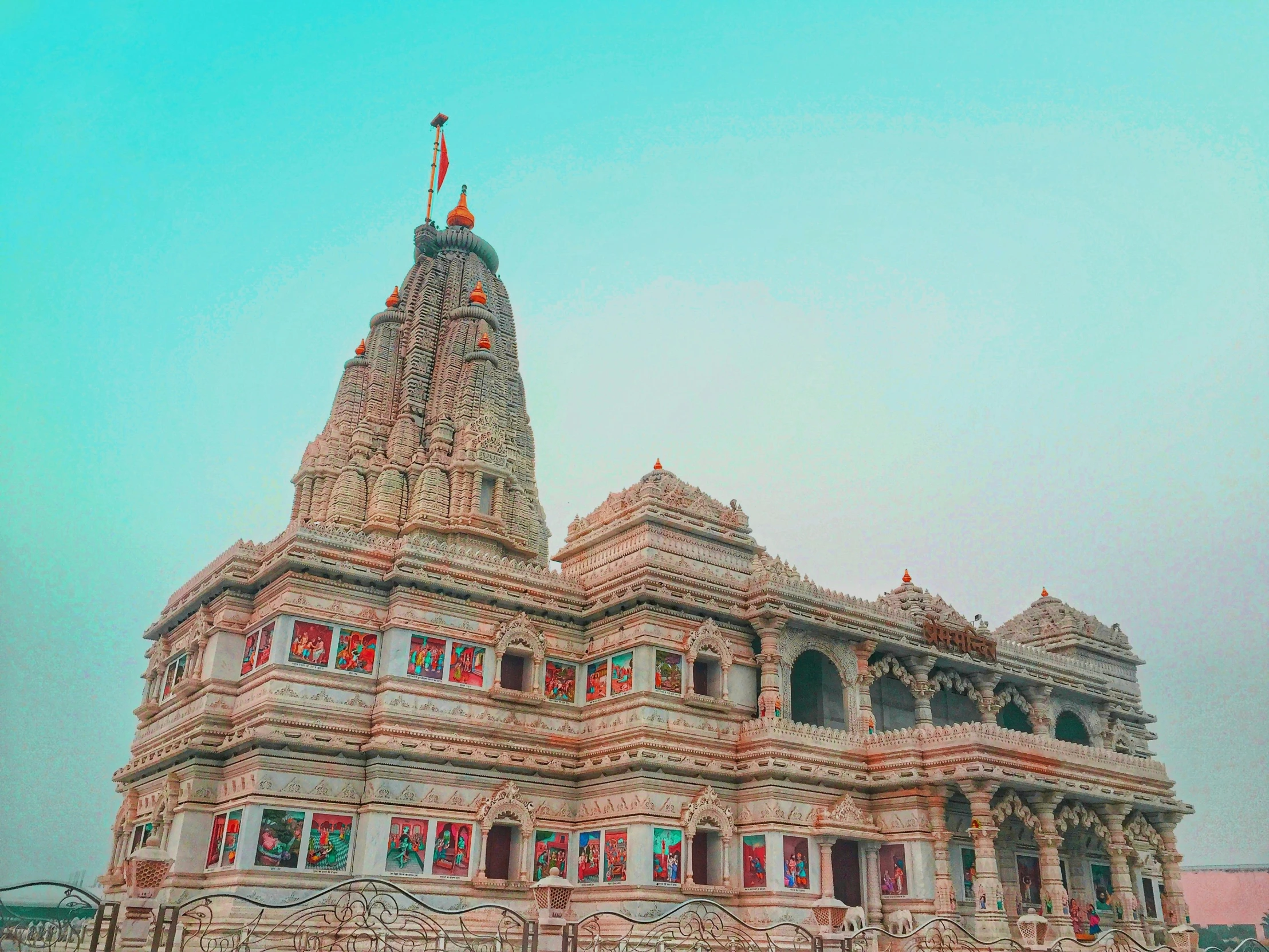 the ornate architecture on top of a building is very intricate