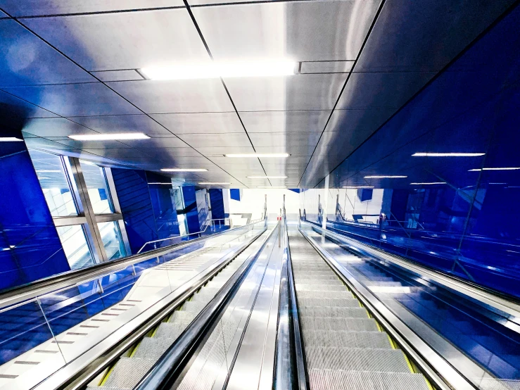 there are three escalators going along this subway