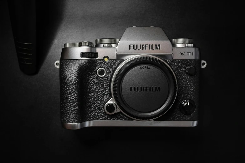 a fuji f4 is shown in black and white