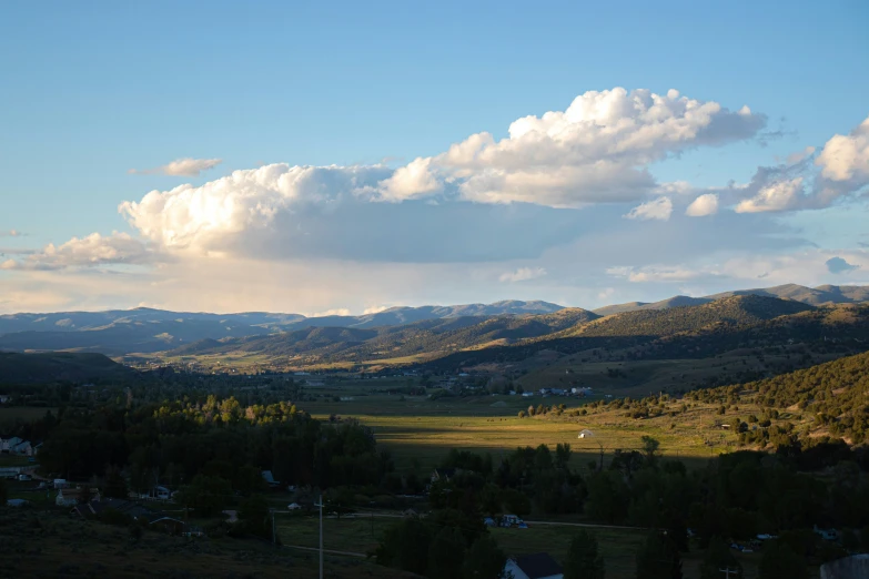 this is a po of mountains on a sunny day