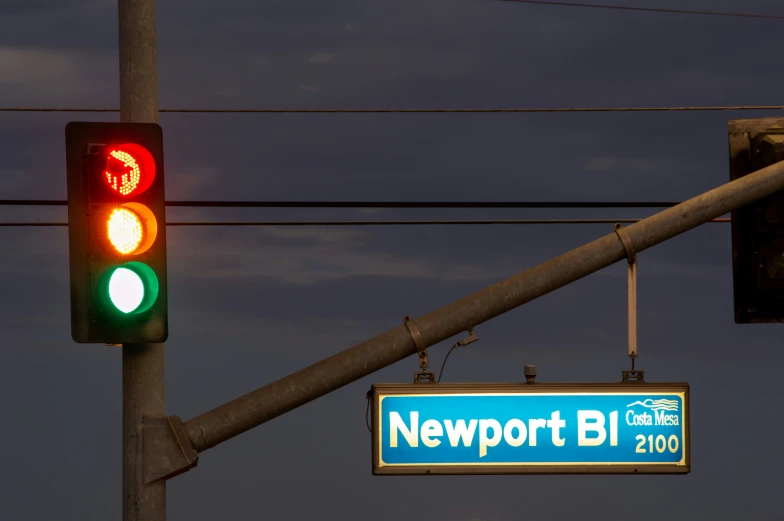 a traffic signal at a city intersection