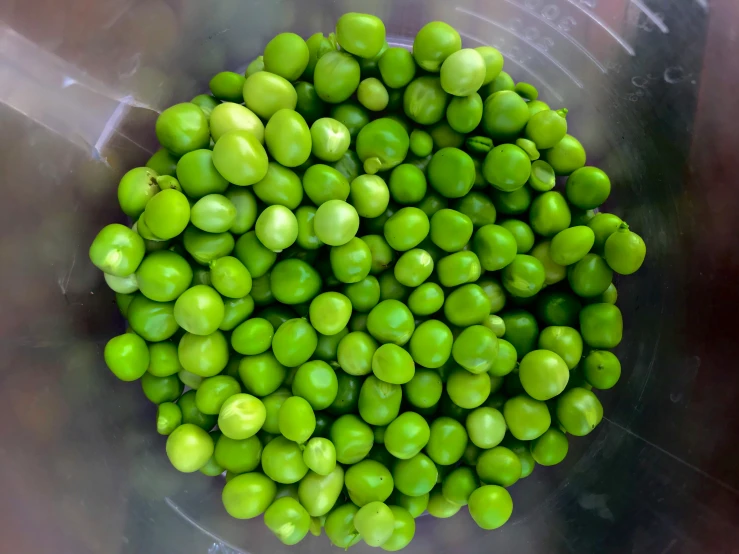 a mixture of peas in a blender