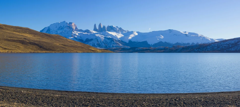 this is a mountain range and blue water