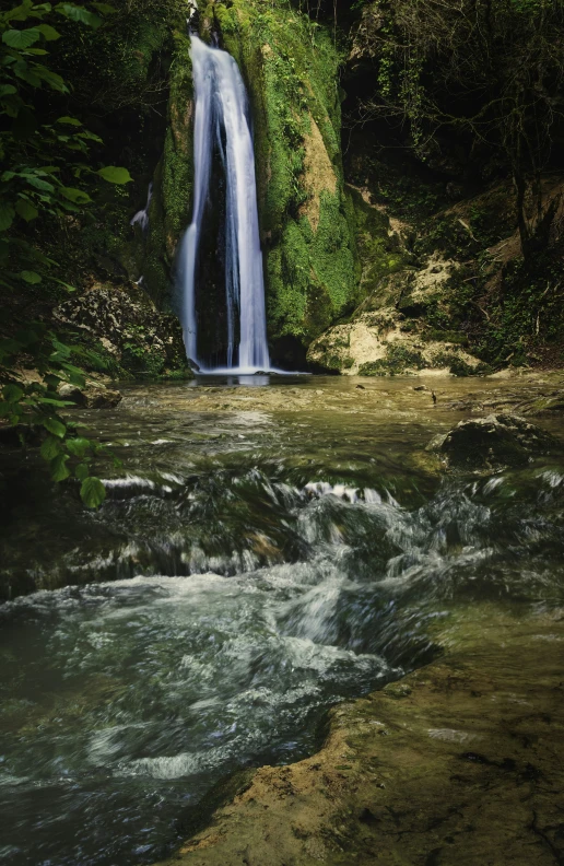 the waterfalls appear to have long stream jets