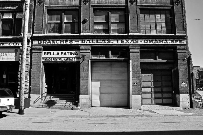 the old abandoned shop is still standing in business