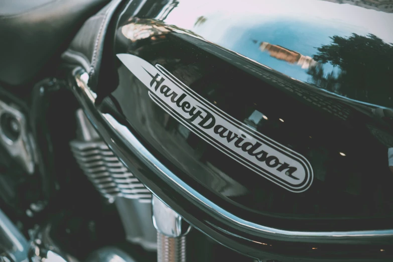 there is a logo of the harley davidson motorcycle