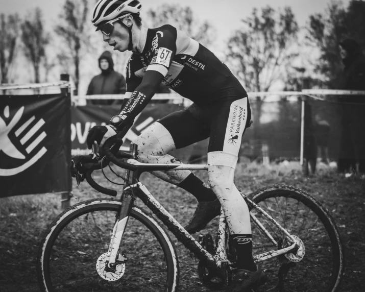 a cyclist getting ready to race in the race