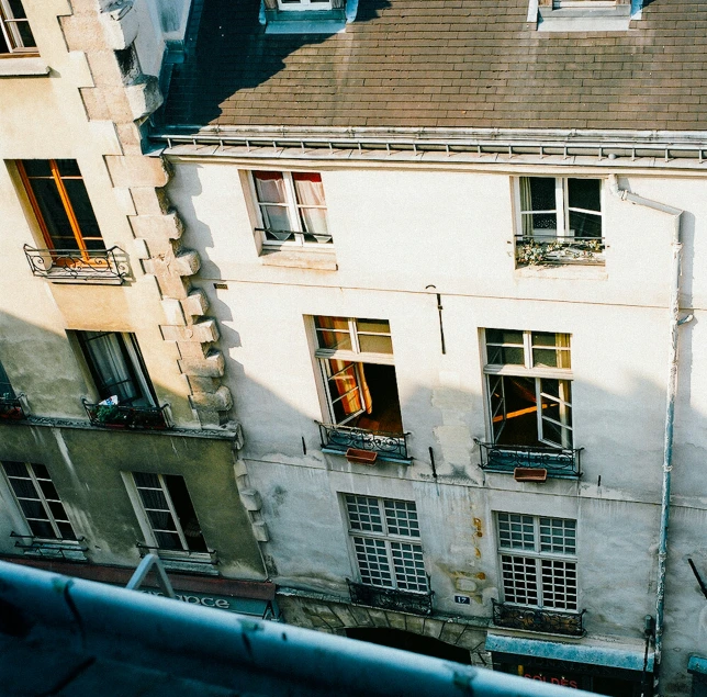 a building that has a couple of windows