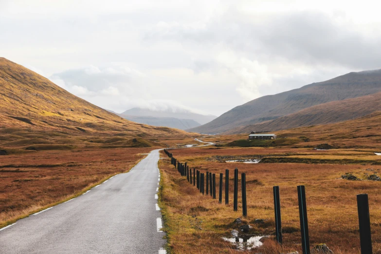 an image of an outdoor country setting