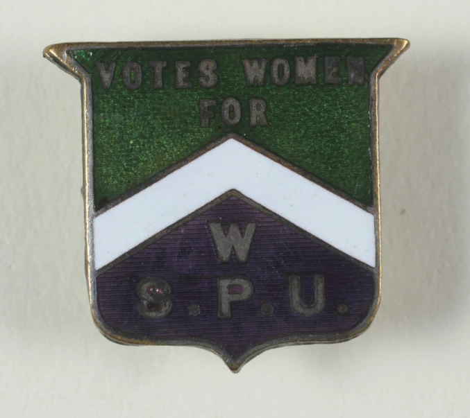 the badge for the war war service