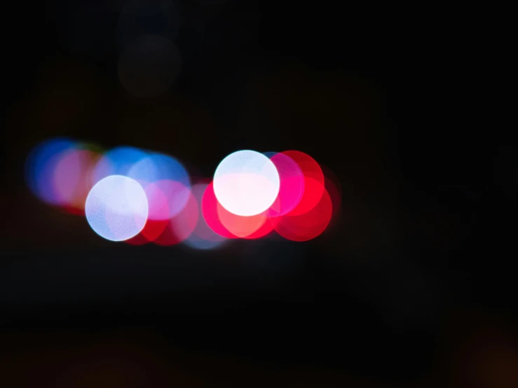 a blurry, blurred light is displayed in this image