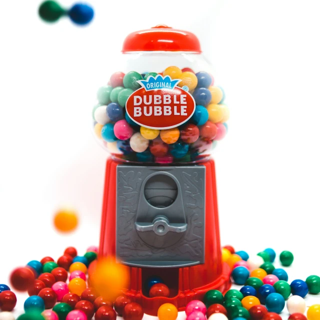 a gummy machine with the word double bubble on it