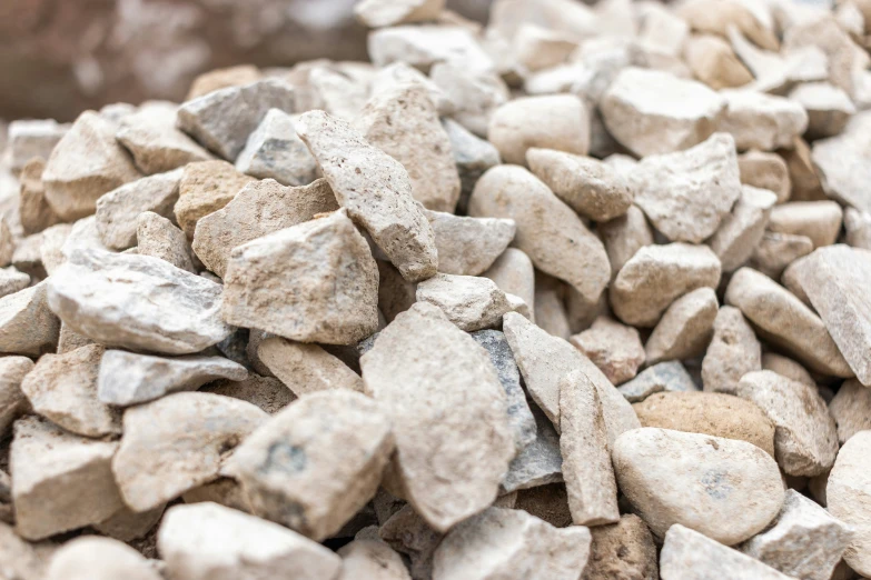 a bunch of small rocks piled on top of each other