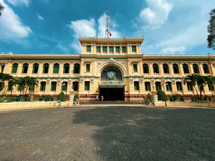 there is a very large building with a huge entrance