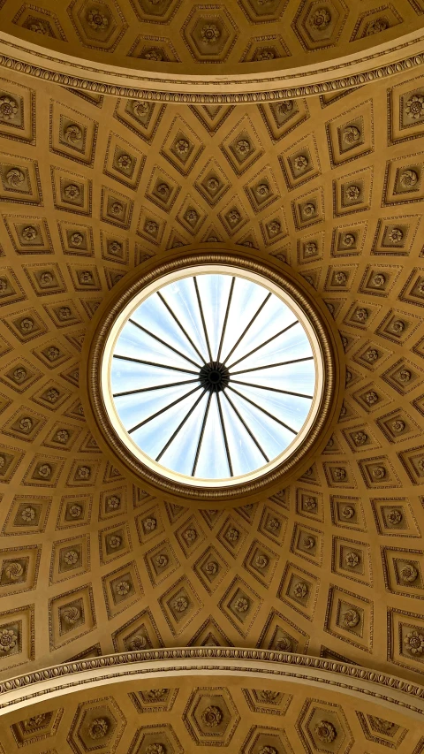 an image of the ceiling of a room