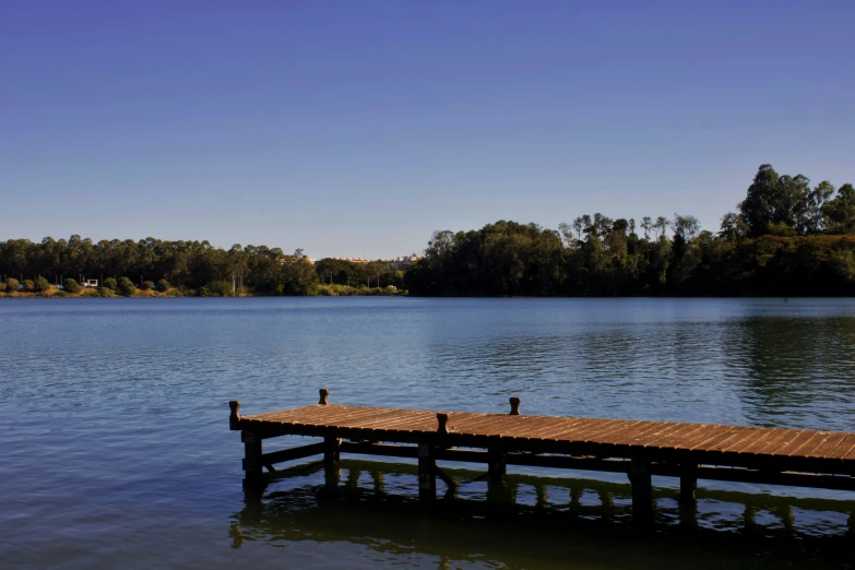 a lake that has some water on it