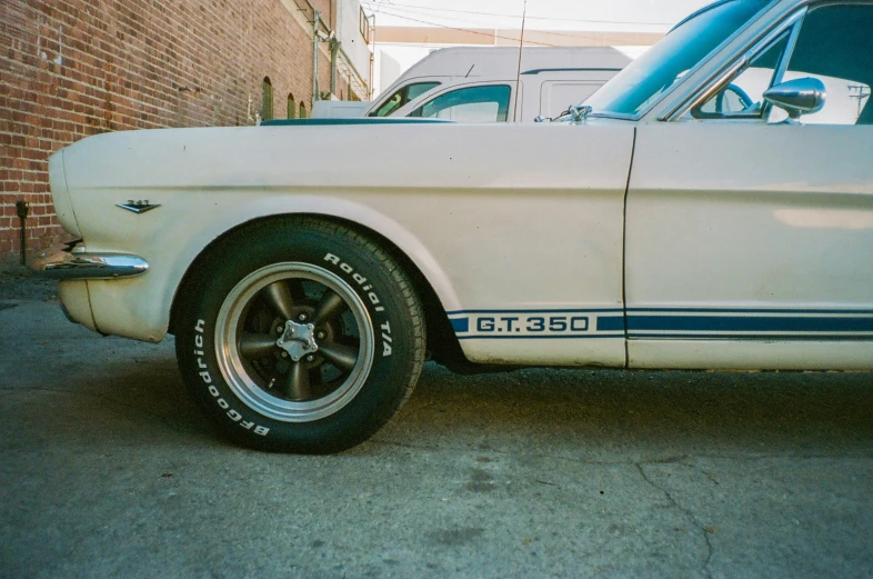 the tire rim on this car is very old