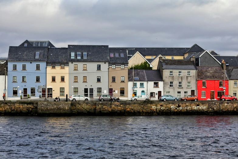 a row of town houses on a waterfront