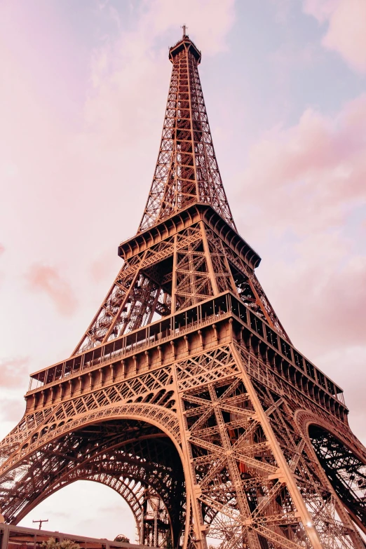 the eiffel tower in the day time