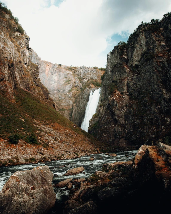 the waterfalls are in very high altitude on the mountain