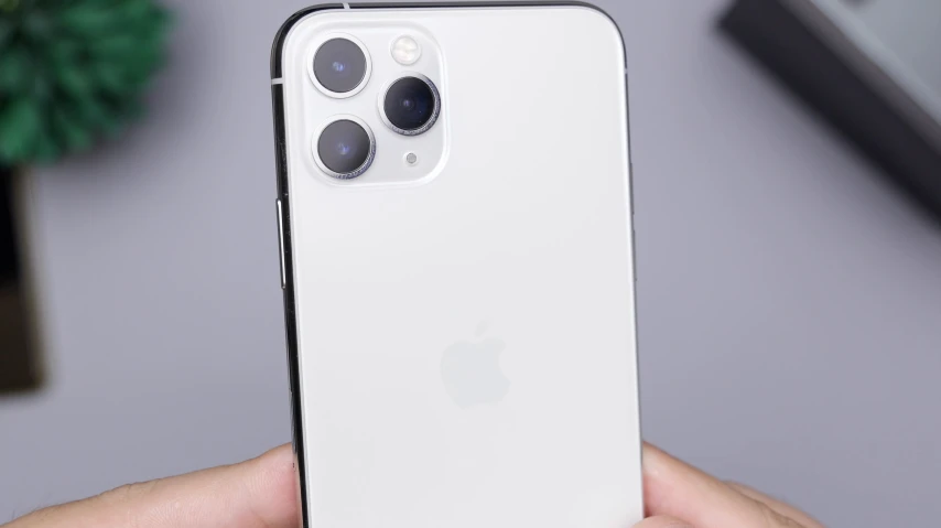 this iphone 11 is actually worth with the two lenses