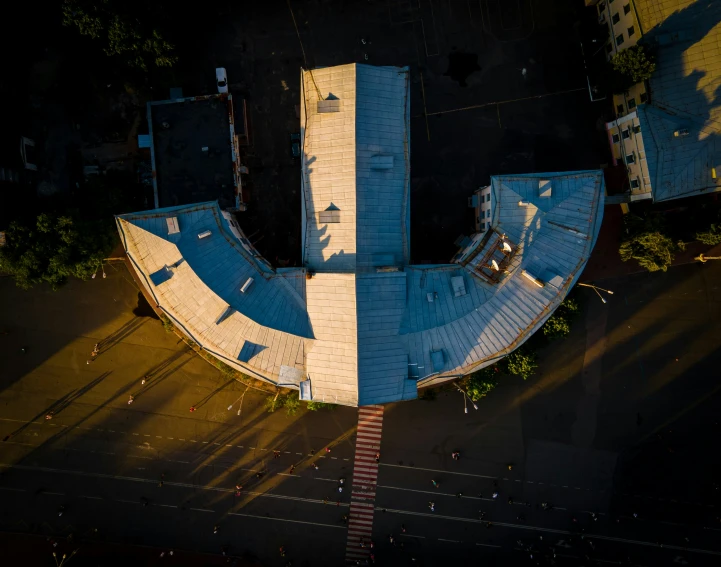 the blue roofs and building have black roofs