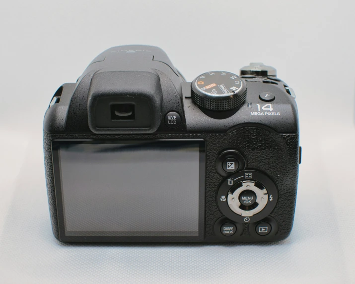 the front of a camera with an angle on the lens