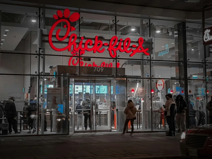 a picture of a store with the word chippendogs lit on it