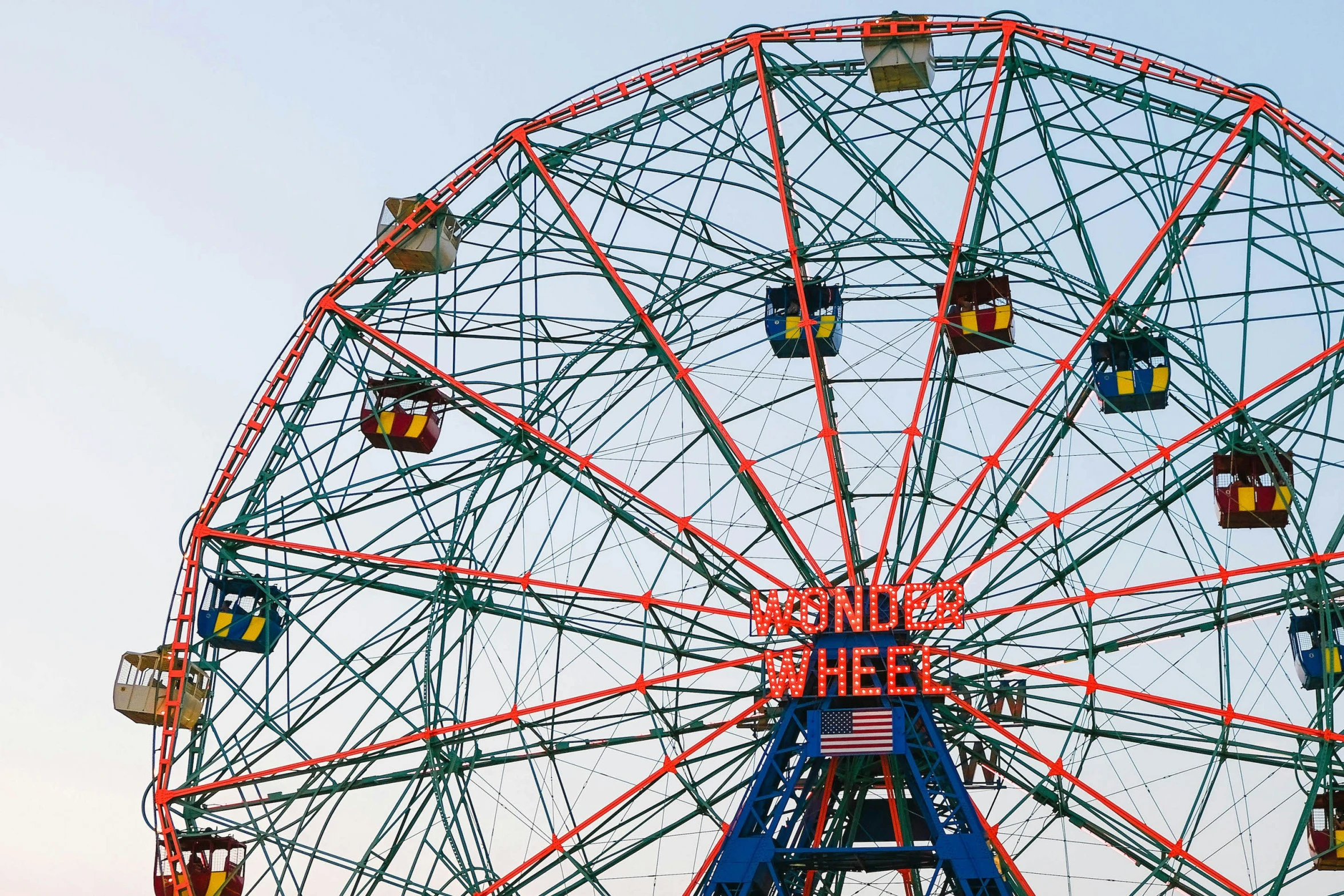 a carnival ferris wheel with the words circus ride written on it