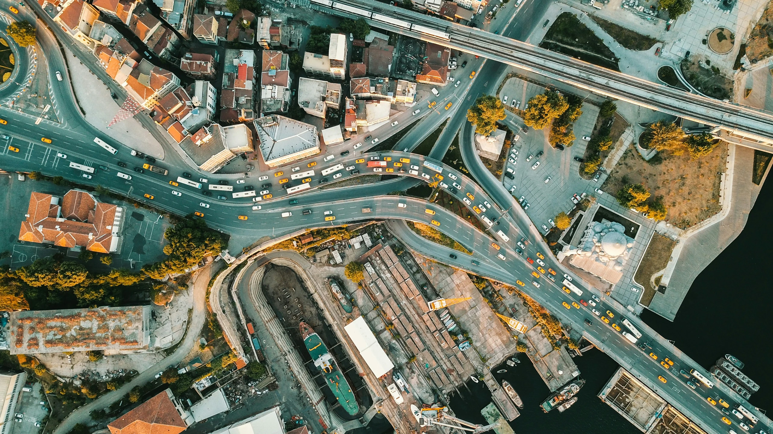 an overhead s of multiple traffic lanes on an aerial road