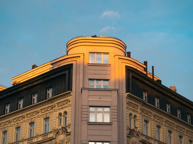 the windows on this building are reflecting light