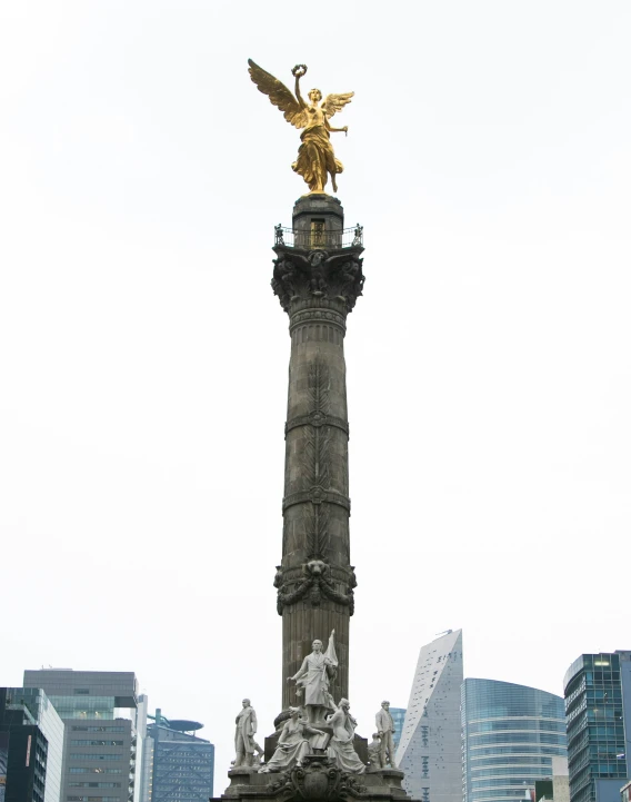 the monument is in the middle of a city