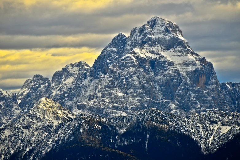 a po of mountains that appear to be majestic