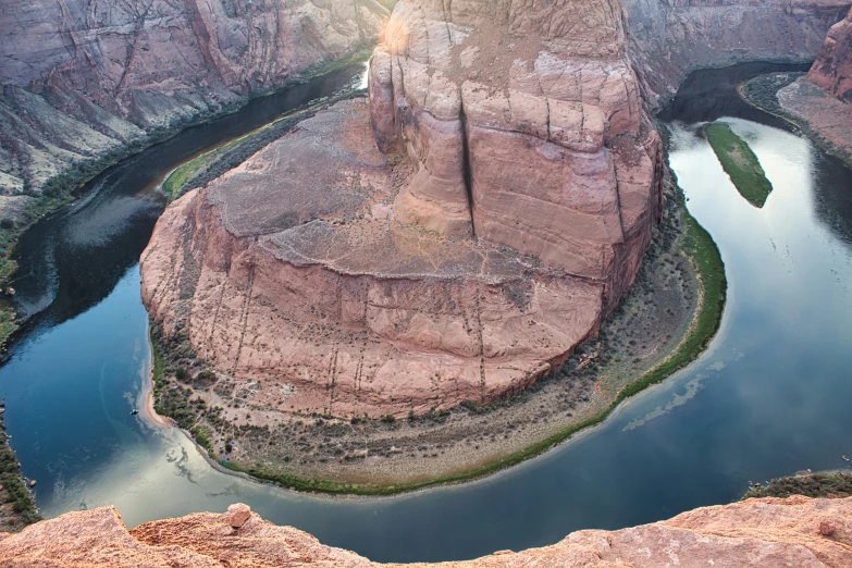 there is a canyon and river in the area