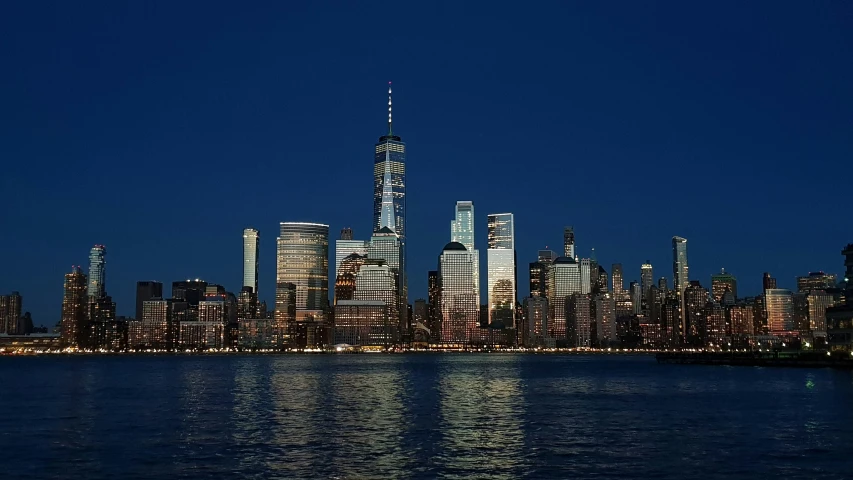 the city skyline with very tall buildings in the middle