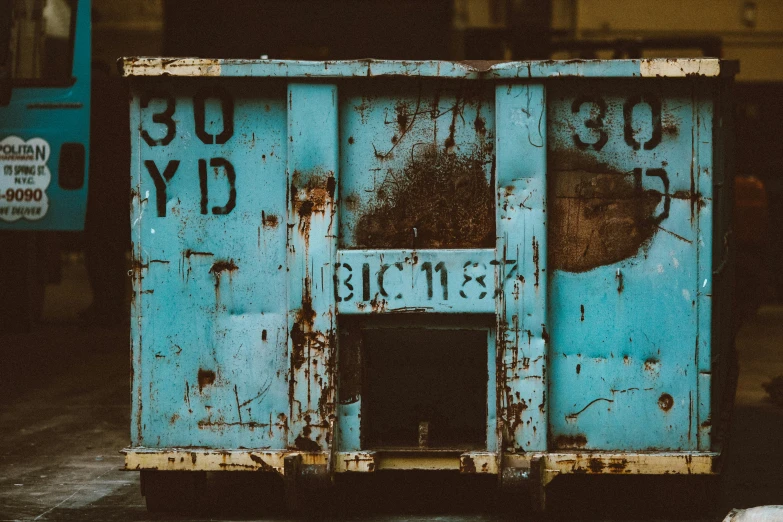 the back part of an old rusty truck