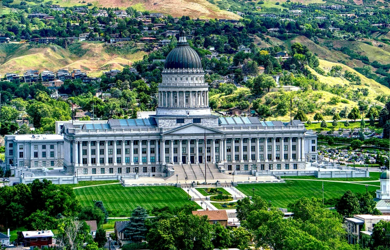 aerial pograph of the state capitol building in washington dc