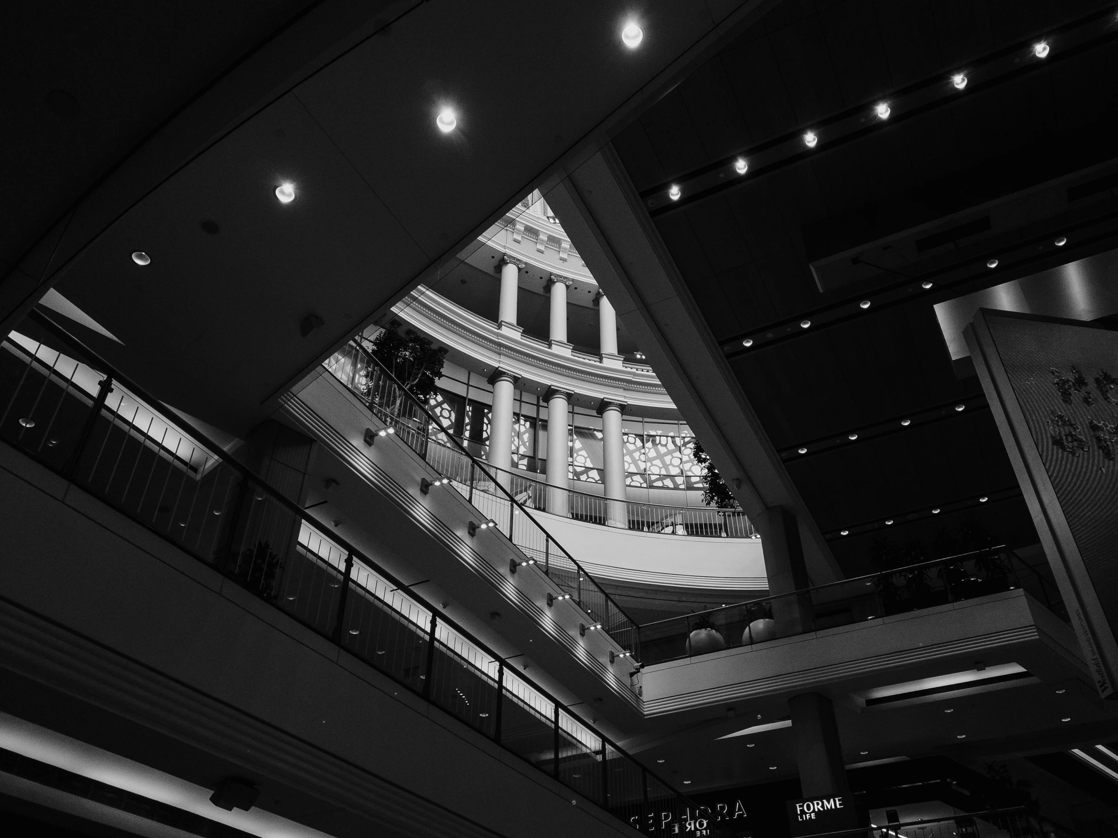 an image of inside a building in black and white