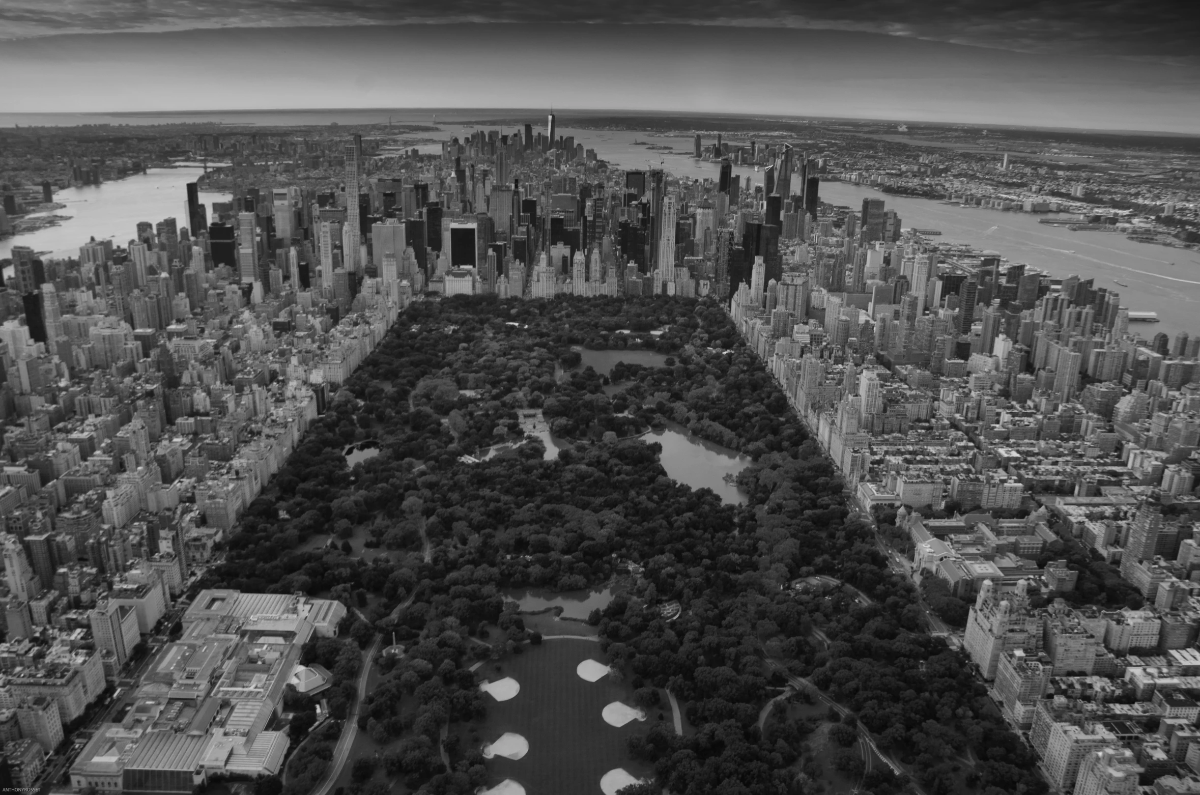 a black and white po of an aerial view of new york