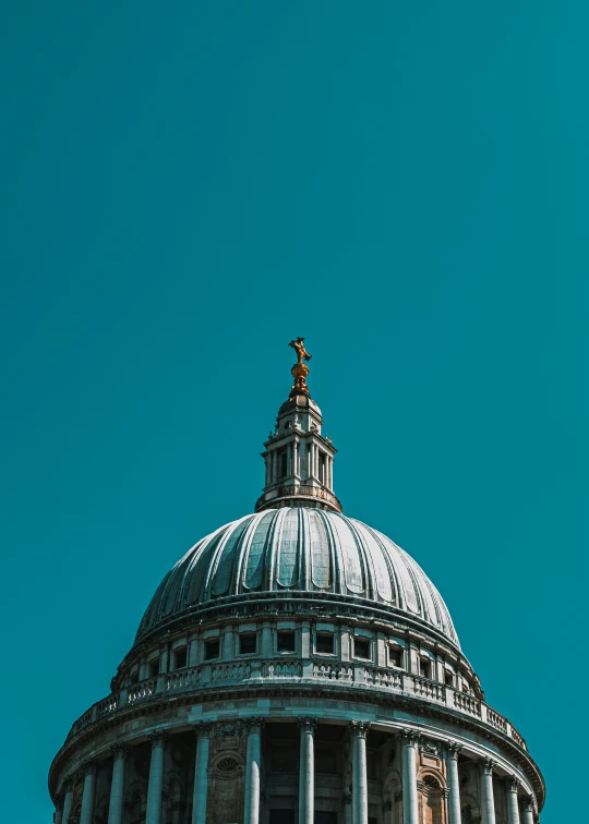 the dome on top of a large building