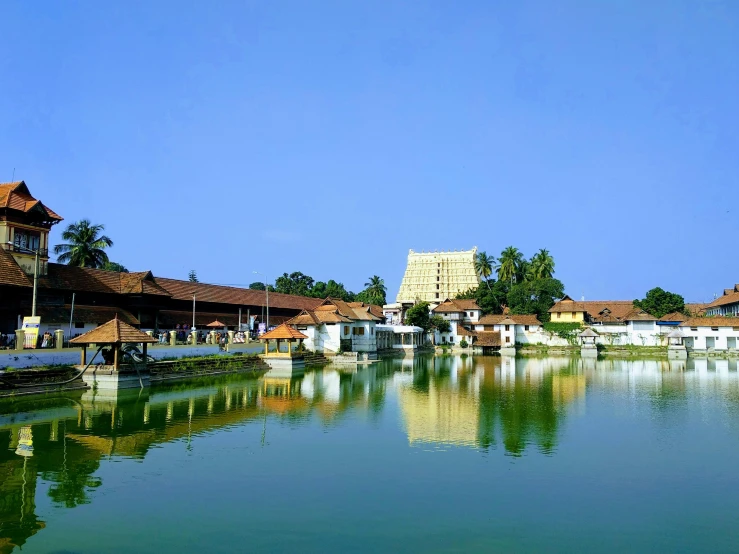 there is a large body of water surrounded by houses