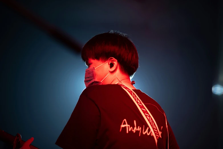 a guy in a red shirt with the words amurak on his shirt